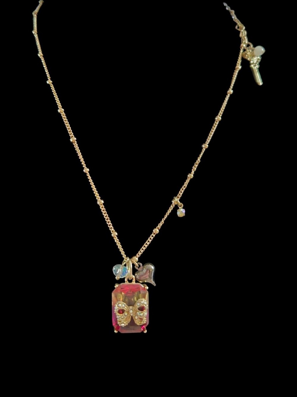 🎀💎BETSEY Ombré Crystal With Bow Vintage Charm Necklace Key Tag - EPC